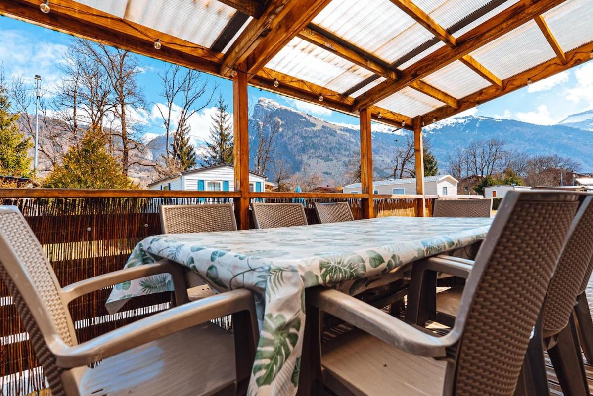 Bungalow 3 Chambres Pour 6 Pers Avec Climatisation Camping 3 Etoiles Samoens Exterior photo