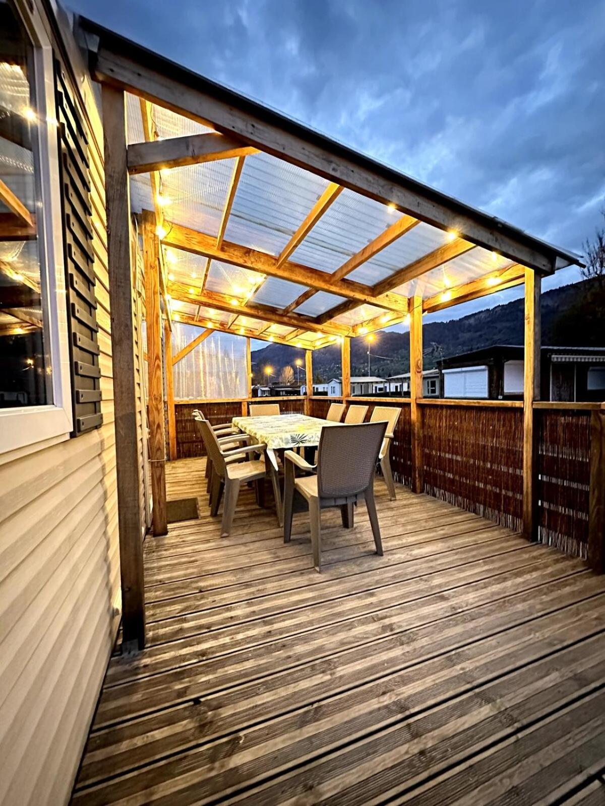 Bungalow 3 Chambres Pour 6 Pers Avec Climatisation Camping 3 Etoiles Samoens Exterior photo