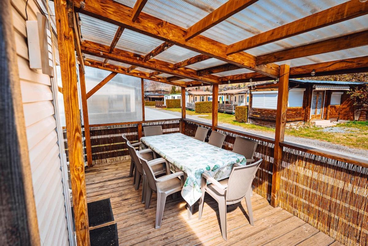 Bungalow 3 Chambres Pour 6 Pers Avec Climatisation Camping 3 Etoiles Samoens Exterior photo